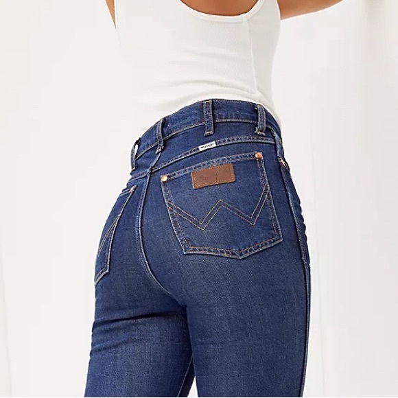 Free People X Wrangler Wanderer 622 High Rise Flare Jeans. NWT. Dark Wash - Picture 3 of 13